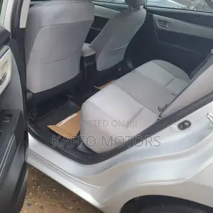 Toyota Corolla LE 4dr Sedan (1.8L 4cyl CVT) 2016 Silver