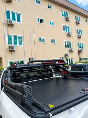 Hilux Retractable Roller Boot Cover 4×4 Rugged Bar Spoiler