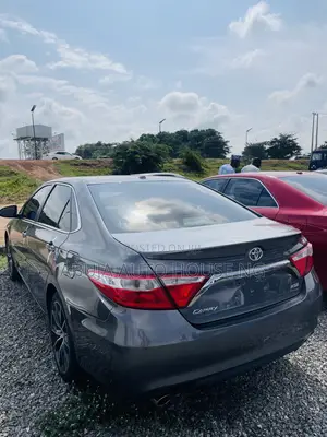 Toyota Camry XSE 4dr Sedan (2.5l 4cyl 6A) 2016 Silver