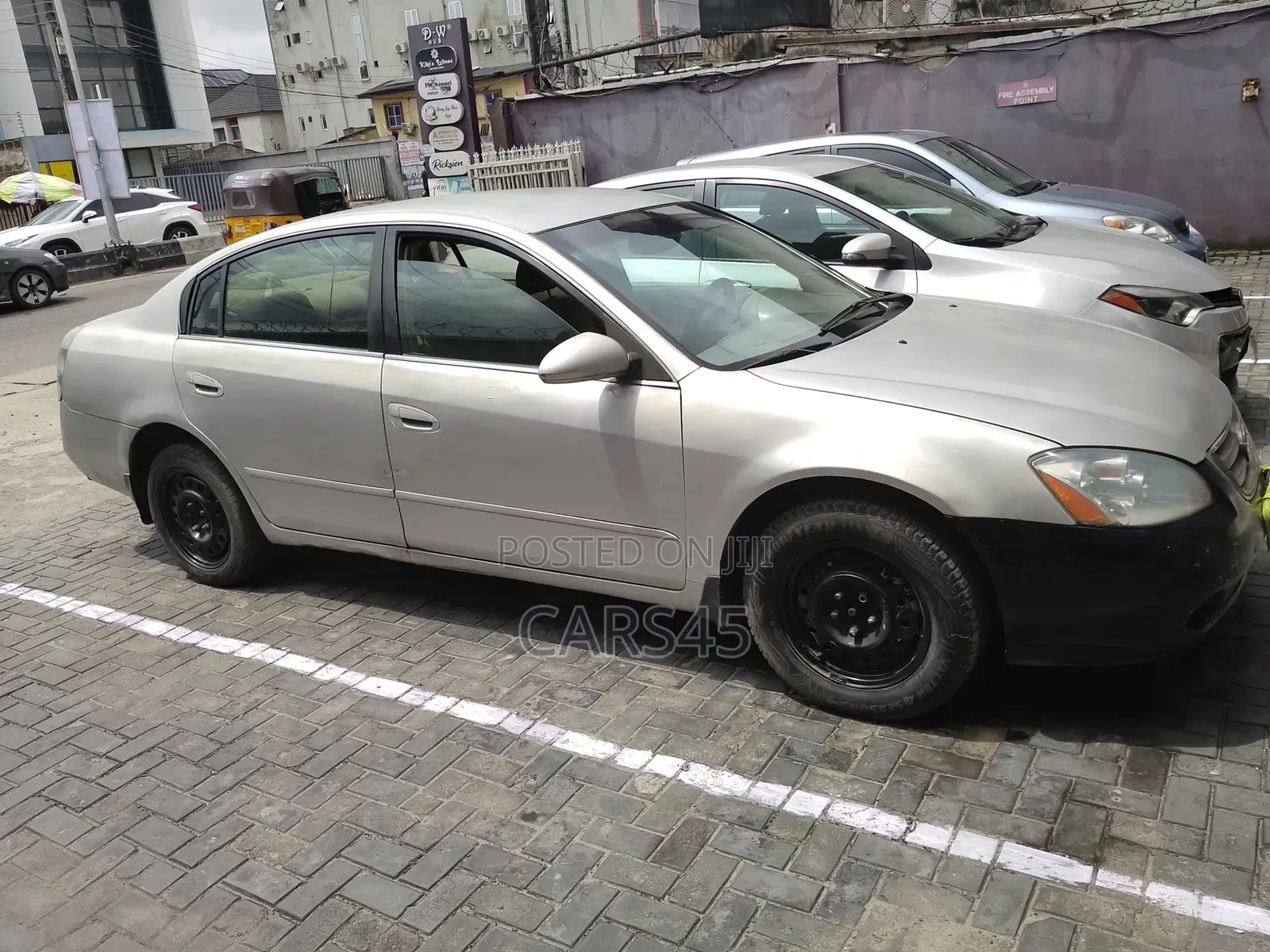 Nissan Altima 2002 Silver