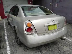 Nissan Altima 2002 Silver