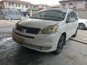 Toyota Sienna 2005 White