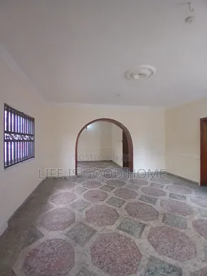 3bdrm Apartment in U Close, Ologolo for rent