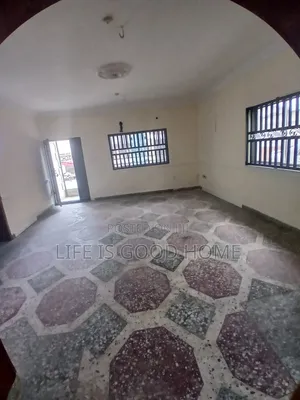 3bdrm Apartment in U Close, Ologolo for rent