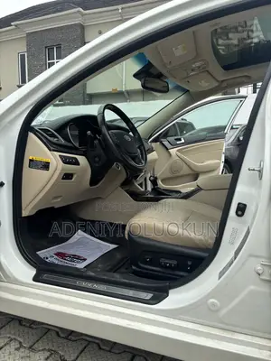 Kia Cadenza Limited 4dr Sedan (3.3L 6cyl 6A) 2015 White