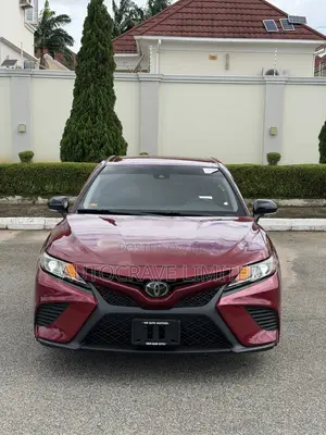 Toyota Camry SE FWD (2.5L 4cyl 8AM) 2018 Burgundy