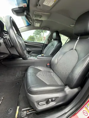 Toyota Camry SE FWD (2.5L 4cyl 8AM) 2018 Burgundy