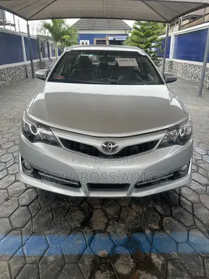 Toyota Camry 2014 Silver