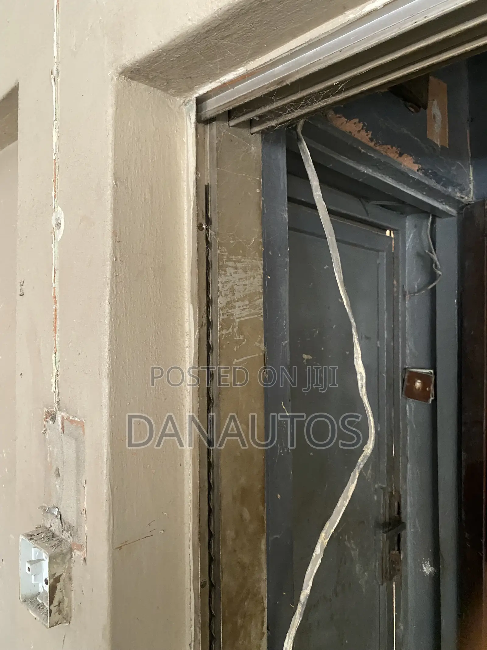 Sliding Door