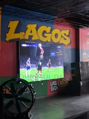 Lounge Screens