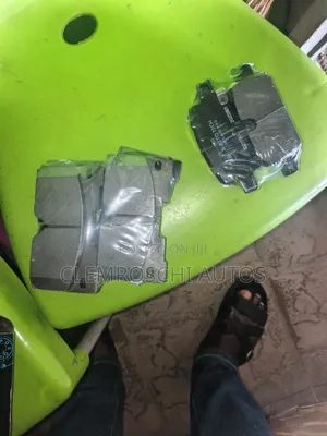 High Quality Certified Complete Brand New Brake Pads Escalade 2026