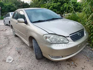Toyota Corolla 1.6 GLS 2004 Gold