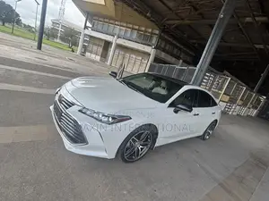 Toyota Avalon 2021 White