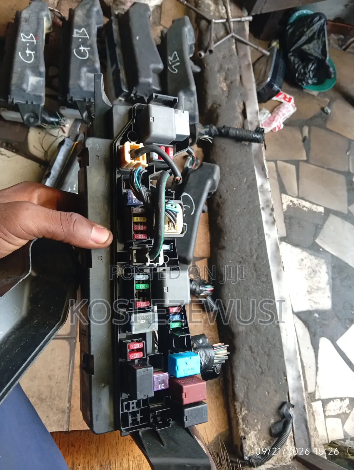 Corolla 2005 Bonnet Fuse Box