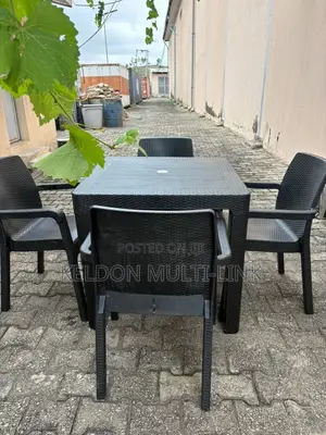 Plastic Outdoor Garden Set of Chairs and Table
