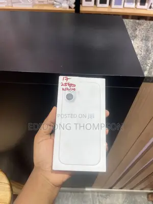 New Apple iPhone 17 256 GB White