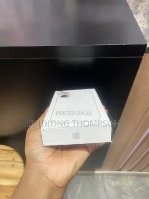 New Apple iPhone 17 256 GB White