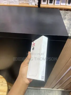 New Apple iPhone 17 256 GB White