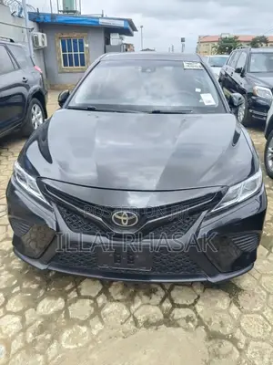 Toyota Camry SE FWD (2.5L 4cyl 8AM) 2018 Black