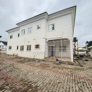 5bdrm Duplex in Zone B for sale