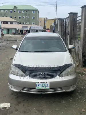 Toyota Camry LE 4dr Sedan (2.4L 4cyl 5A) 2005 Gray
