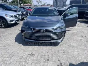 Toyota Avalon Limited FWD Sedan (3.5L V6 8A) 2019 Gray