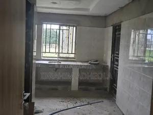3bdrm Apartment in Okota for rent