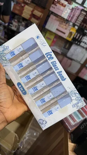 Her Secret Gloss Bomb