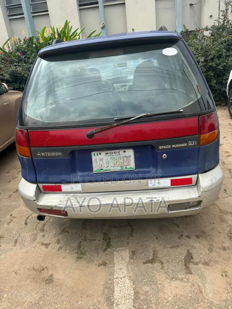 Mitsubishi SpaceWagon Automatic 1999