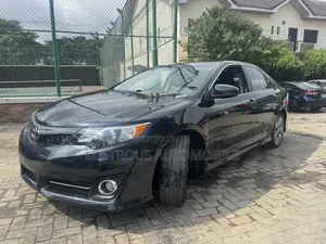 Toyota Camry SE 4dr Sedan (3.5L 6cyl 6A) 2014 Black