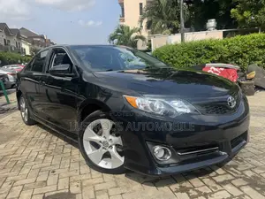 Toyota Camry SE 4dr Sedan (3.5L 6cyl 6A) 2014 Black