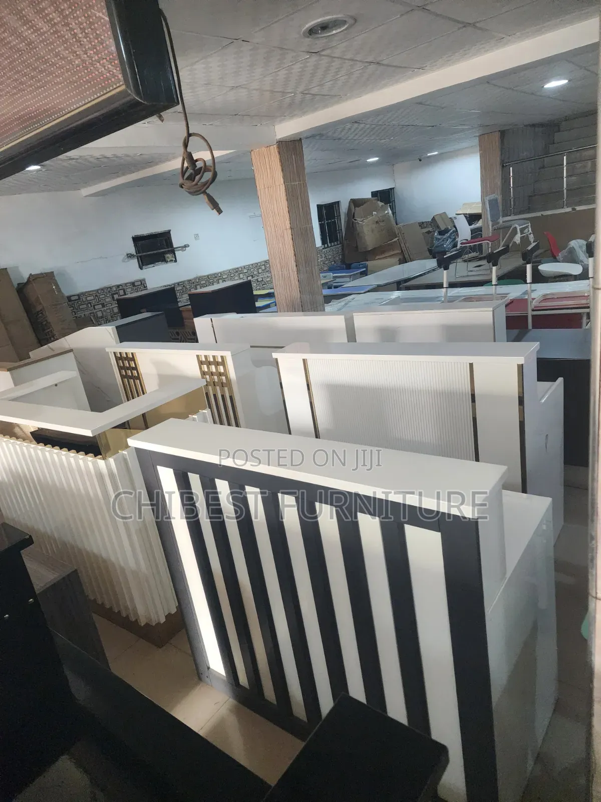 Imported Receptionist Office Tables Available in Different Designs