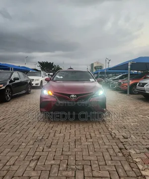 Toyota Camry SE FWD (2.5L 4cyl 8AM) 2018 Red