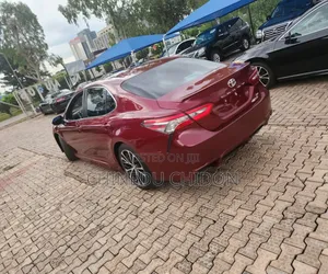 Toyota Camry SE FWD (2.5L 4cyl 8AM) 2018 Red