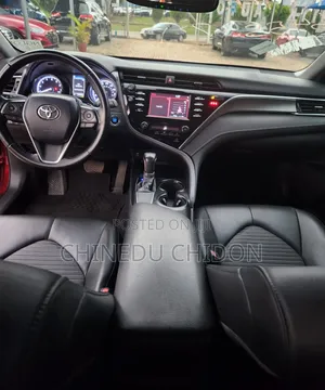 Toyota Camry SE FWD (2.5L 4cyl 8AM) 2018 Red