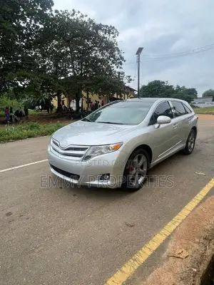 Toyota Venza 2010 Silver