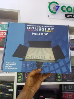 Led 600 Light With Stand