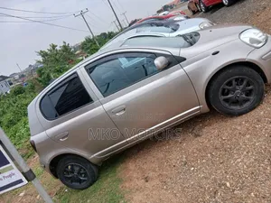Toyota Yaris 2004