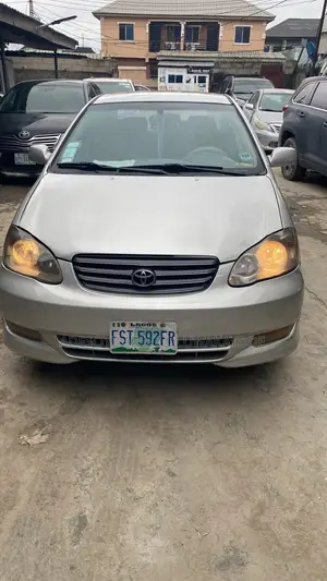 Toyota Corolla 2024 Silver
