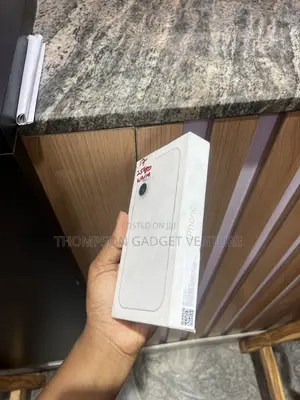 New Apple iPhone 17 256 GB Gold