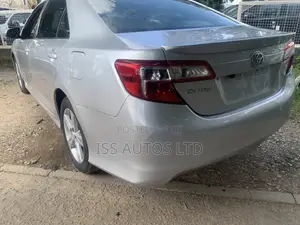 Toyota Camry SE 4dr Sedan (2.5L 4cyl 6A) 2013 Silver
