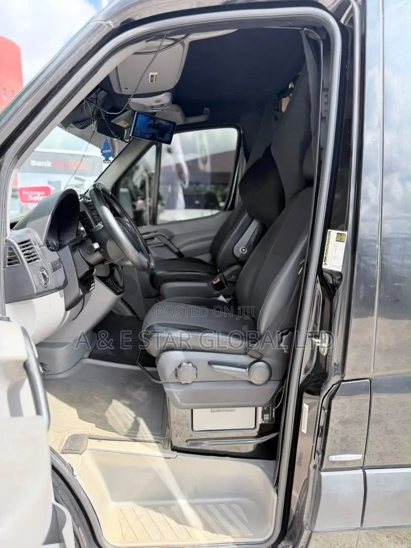Mercedes-Benz Sprinter 2015 Black