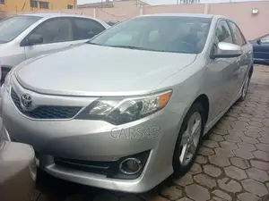 Toyota Camry 2012 Silver