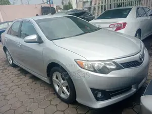 Toyota Camry 2012 Silver