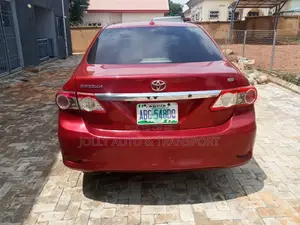 Toyota Corolla L 4dr Sedan (1.8L 4cyl 5M) 2013 Red