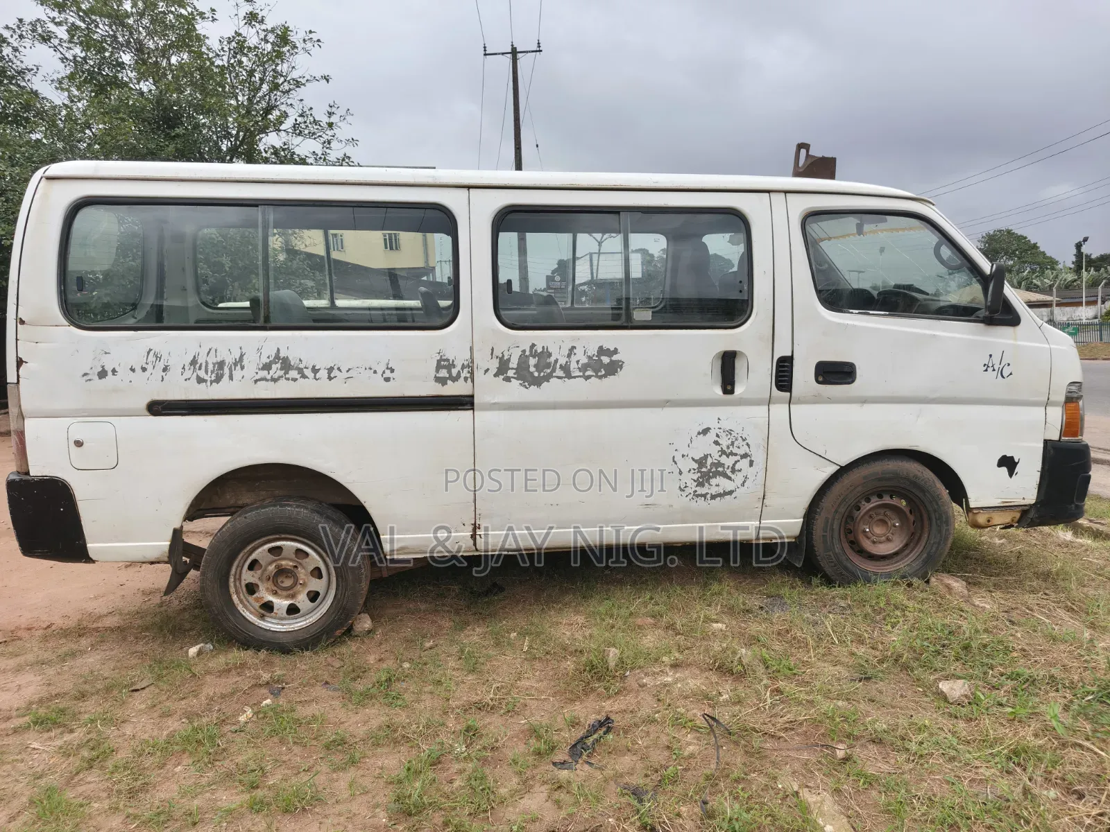Nissan Caravan (Urvan) 2009 White