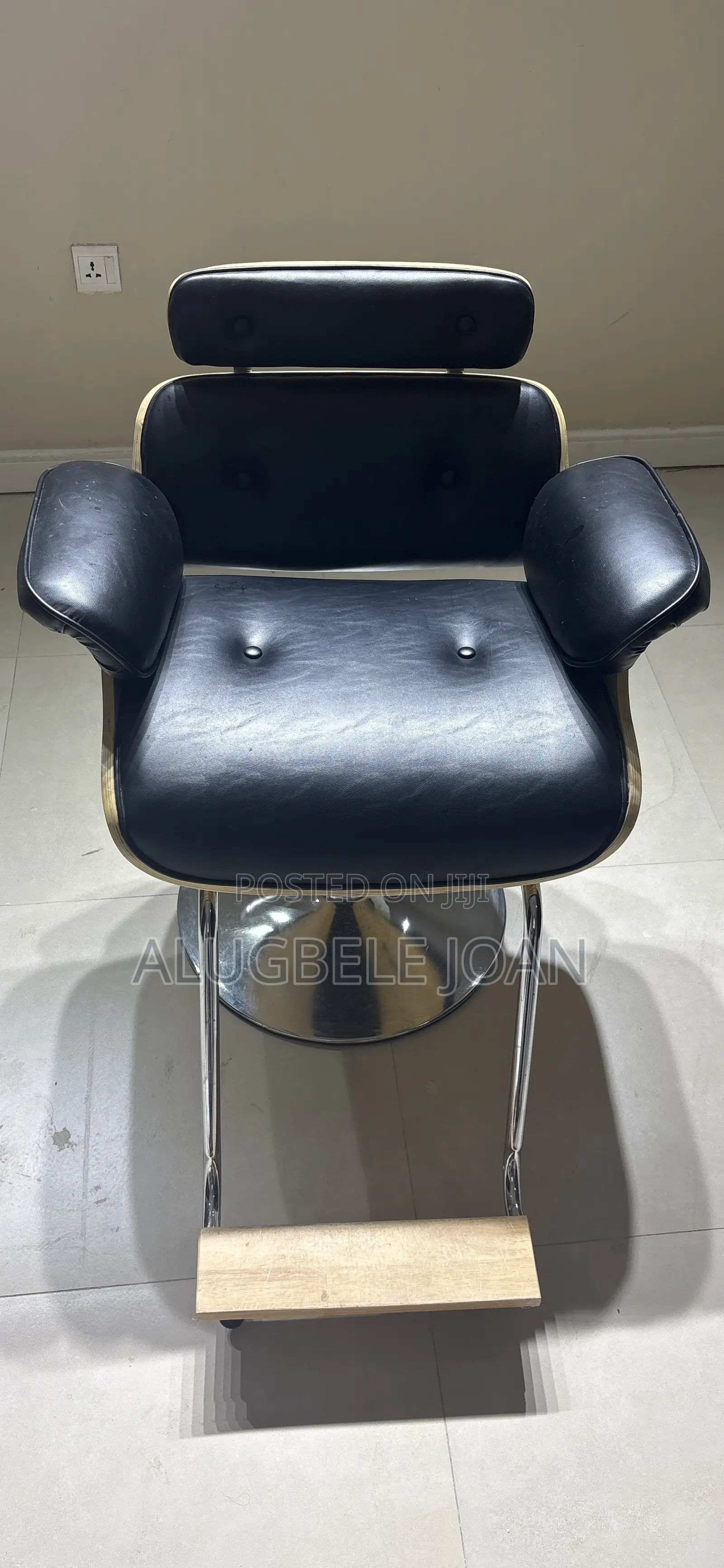 Salon Chair