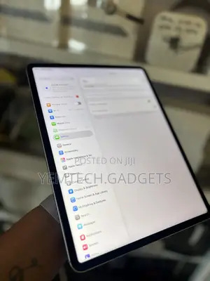 Apple iPad Pro (2022) 256 GB Silver