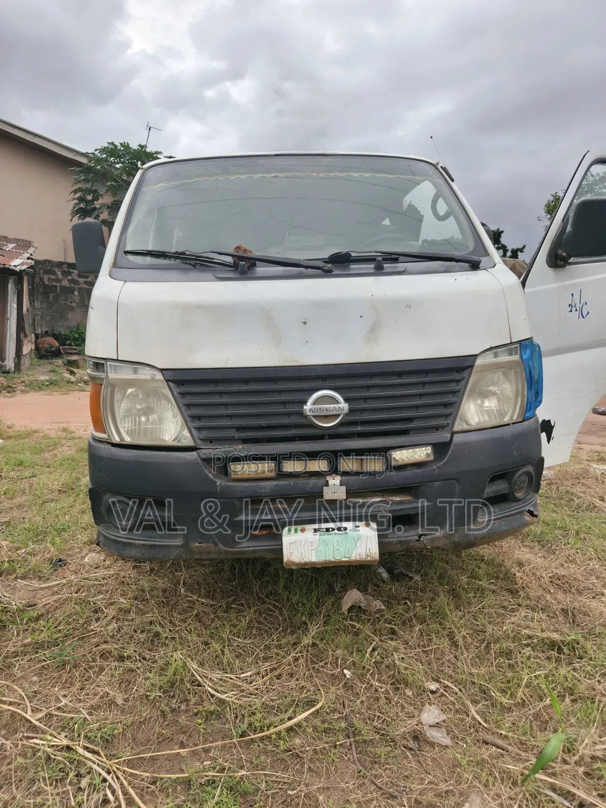 Nissan Caravan (Urvan) 2009 White