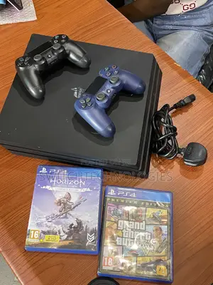 PlayStation 4Pro , 2 Pad , 2 Game Disk